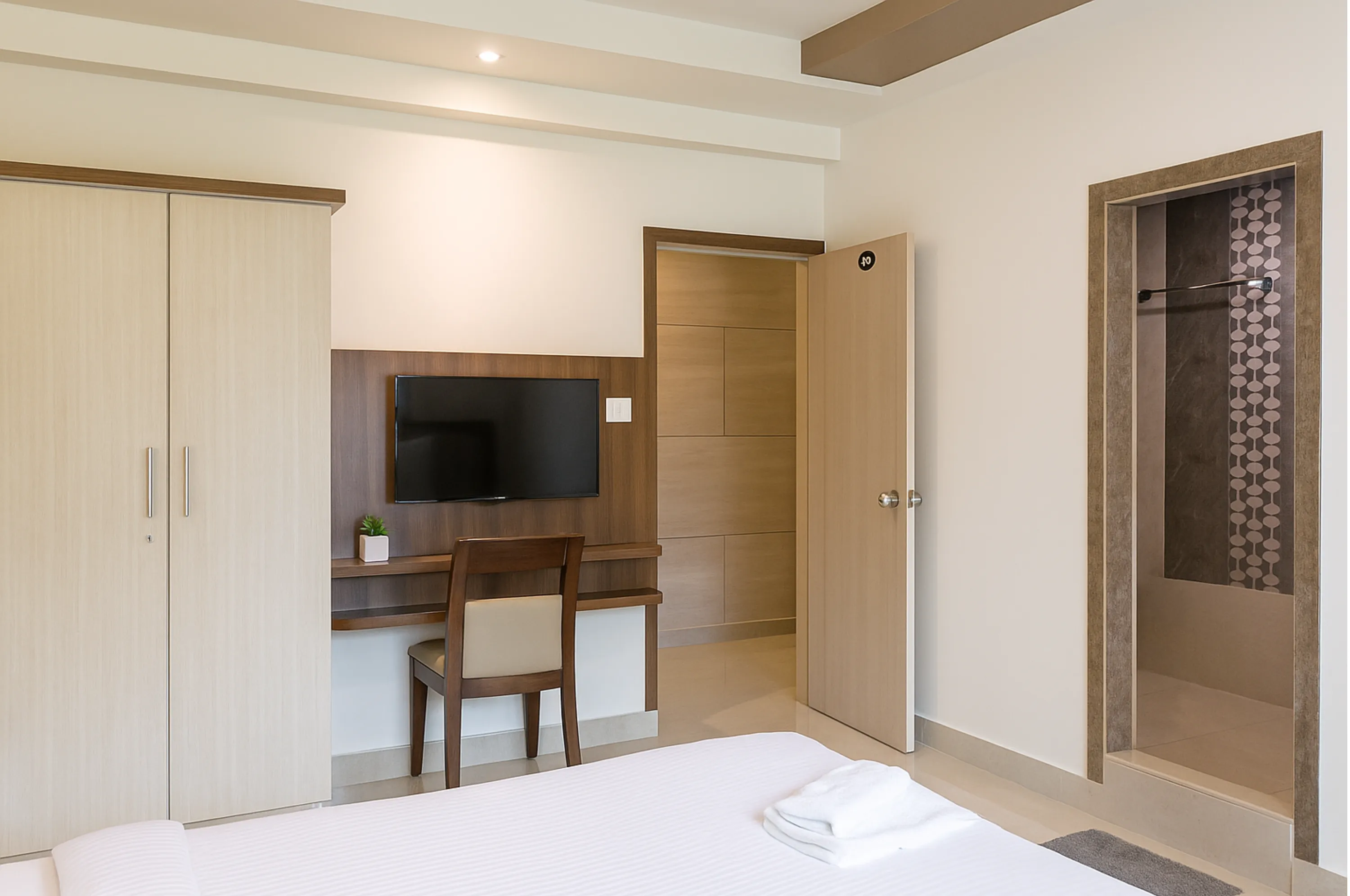 AC Double Bed Room near Somnath Temple at Hotel Shiv Sadan